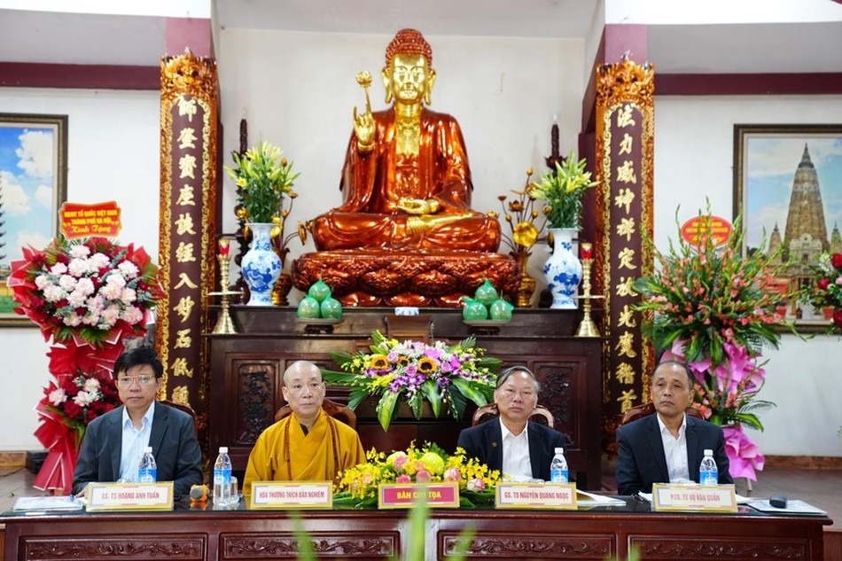 Hòa thượng Thích Bảo Nghiêm chủ trì buổi họp Hòa thượng Thích Bảo Nghiêm chủ trì buổi họp