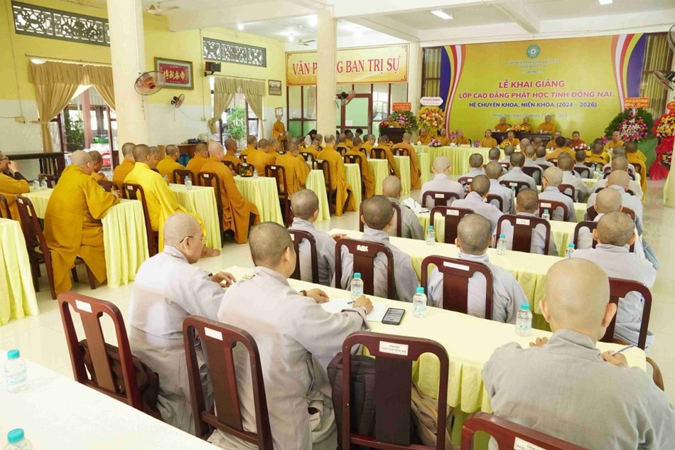 Quang cảnh lễ khai giảng Lớp Cao đẳng Phật học chuyên khoa Quang cảnh lễ khai giảng Lớp Cao đẳng Phật học chuyên khoa