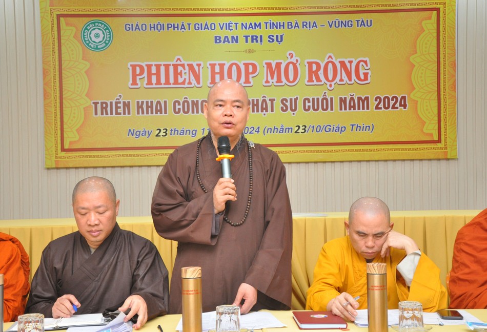 Thượng tọa Trưởng ban Trị sự tỉnh phát biểu chỉ đạo một số hoạt động Phật sự