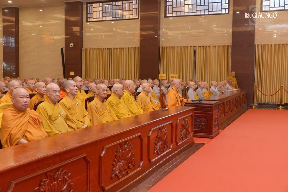 Chư tôn đức chứng minh, tham dự