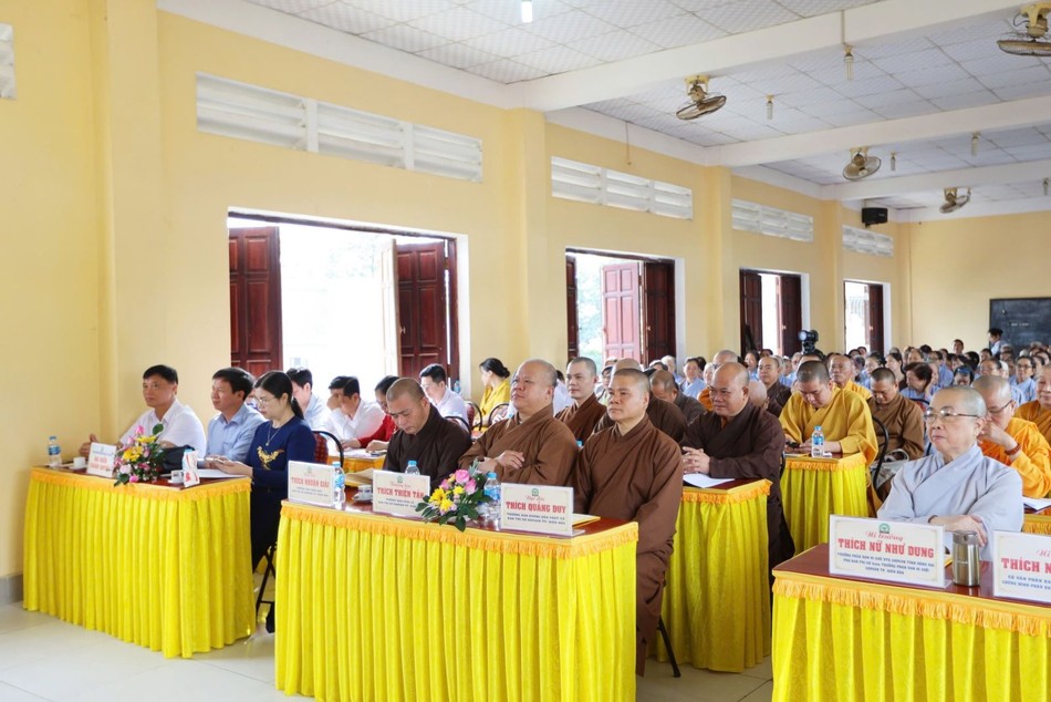 Chư tôn đức Tăng Ni, lãnh đạo các cơ quan tham dự Chư tôn đức Tăng Ni, lãnh đạo các cơ quan tham dự