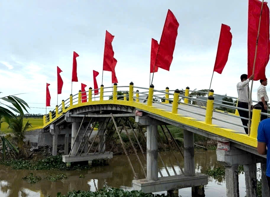Cầu Tường Nguyên 524 tại xã Thạnh Hưng - Ảnh: T.N