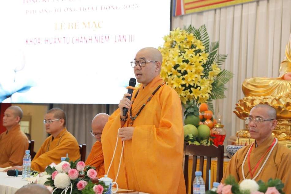 Thượng tọa Thích Quảng Lộc phát biểu chỉ đạo Thượng tọa Thích Quảng Lộc phát biểu chỉ đạo