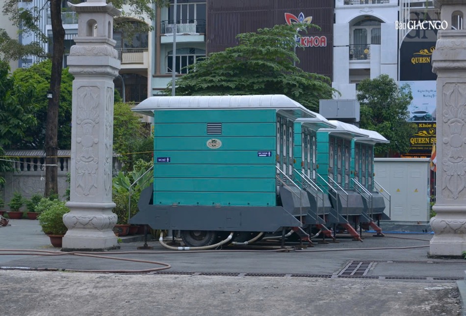 Công tác chuẩn bị Hội thi giáo lý Phật tử cấp Thành phố được chuẩn bị chu đáo, sẵn sàng đón 4.403 Phật tử toàn Thành phố về Việt Nam Quốc Tự dự thi vào lúc 7 giờ sáng mai, 22-12-2024