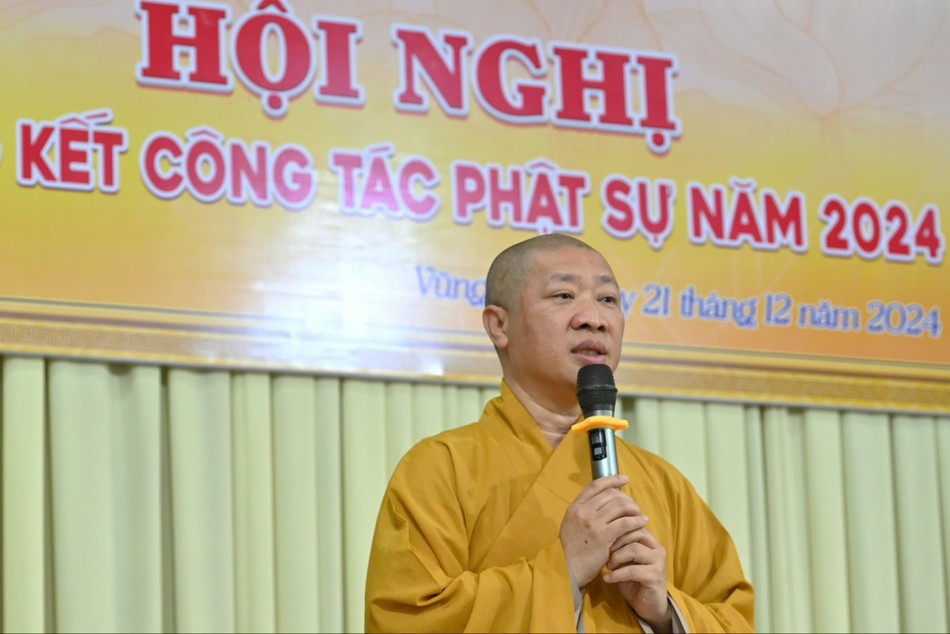 Thượng tọa Thích Thiện Thuận phát biểu chỉ đạo của Ban Trị sự tỉnh