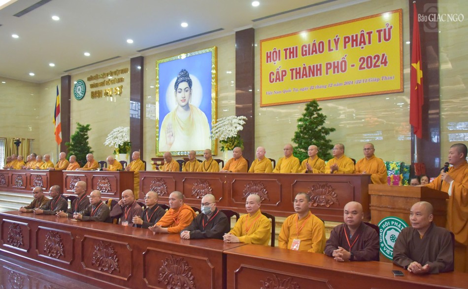 Chư tôn đức chứng minh, tham dự Lễ trao giải và bế mạc hội thi