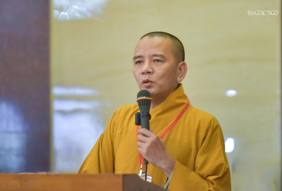 Thượng tọa Thích Minh Nhựt báo cáo về Hội thi giáo lý Phật tử cấp Thành phố năm 2024