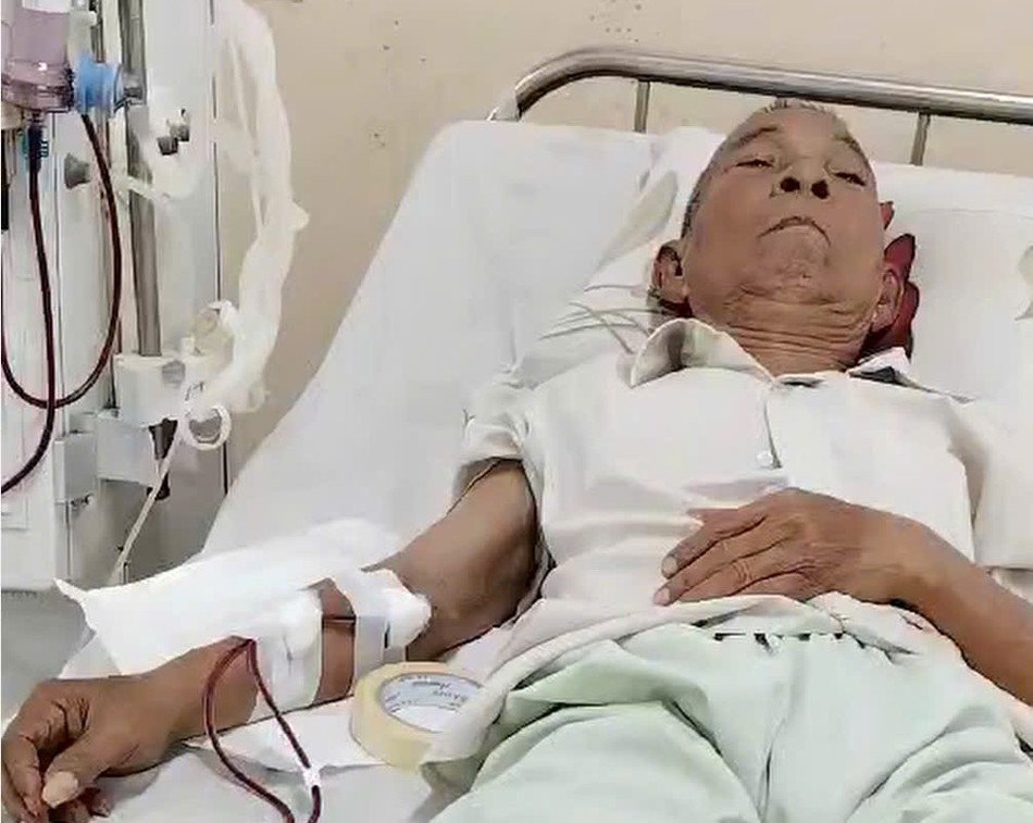 Ông Hà Tấn Lợi, sinh năm 1947 mắc bệnh suy thận mạn tính Ông Hà Tấn Lợi, sinh năm 1947 mắc bệnh suy thận mạn tính