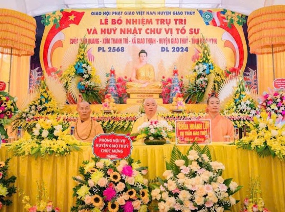 Chư tôn đức chứng minh buổi lễ