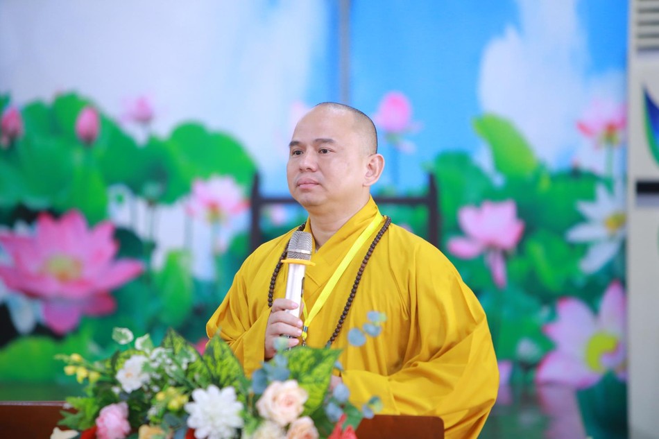 Đại đức Thích Lệ Ngôn phát biểu khai mạc