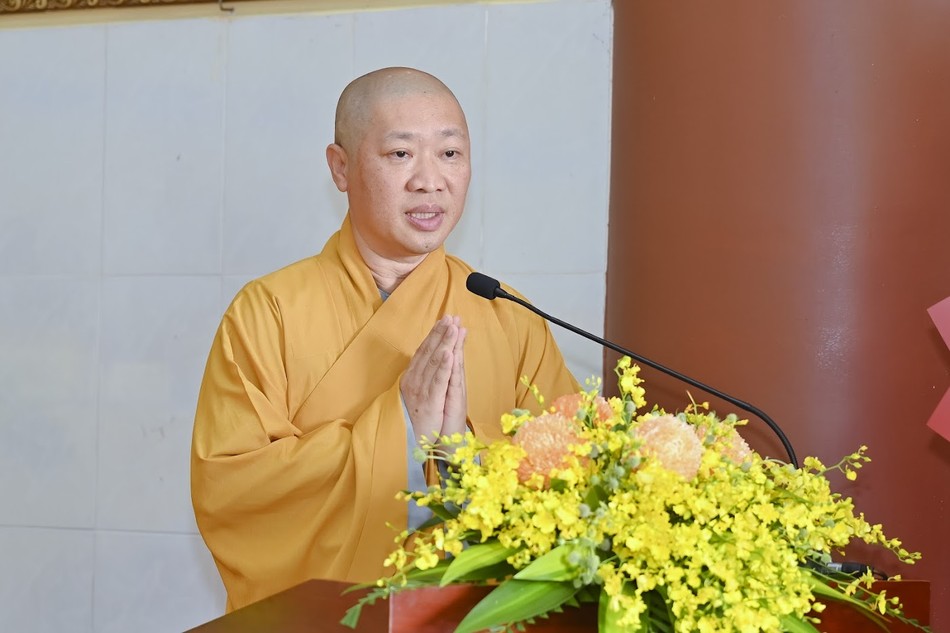 Thượng tọa Thích Thiện Thuận, Phó ban kiêm Chánh Thư ký Ban Trị sự báo cáo hoạt động Phật sự năm 2024 của GHPGVN tỉnh Thượng tọa Thích Thiện Thuận, Phó ban kiêm Chánh Thư ký Ban Trị sự báo cáo hoạt động Phật sự năm 2024 của GHPGVN tỉnh