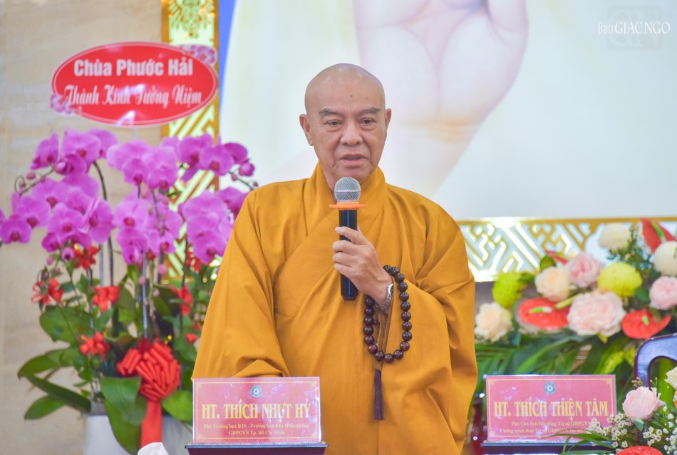 Hòa thượng Thích Nhựt Hỷ phát biểu tại hội nghị