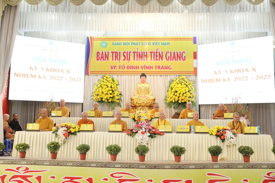 Chư tôn đức chứng minh và chủ tọa hội nghị Chư tôn đức chứng minh và chủ tọa hội nghị