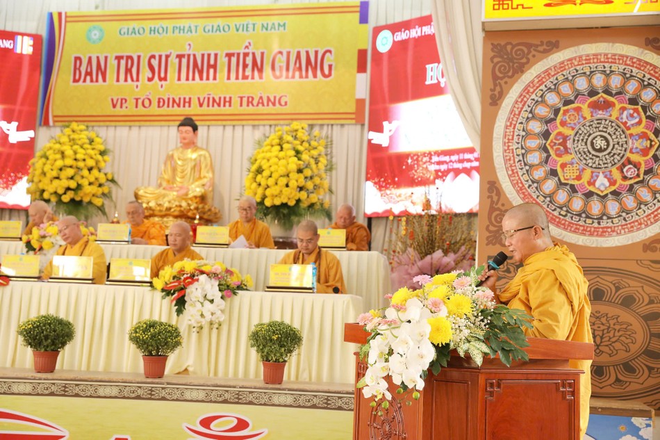 Đại đức Thích Minh Bửu, Phó Văn phòng trình bày dự thảo phương hướng hoạt động năm 2025 Đại đức Thích Minh Bửu, Phó Văn phòng trình bày dự thảo phương hướng hoạt động năm 2025