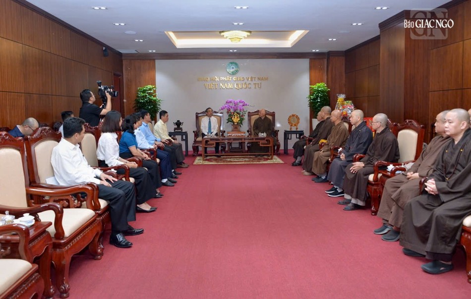 Lãnh đạo Ban Trị sự TP.HCM tiếp thân mật phái đoàn lãnh đạo Thành ủy TP.HCM tại Việt Nam Quốc Tự Lãnh đạo Ban Trị sự TP.HCM tiếp thân mật phái đoàn lãnh đạo Thành ủy TP.HCM tại Việt Nam Quốc Tự