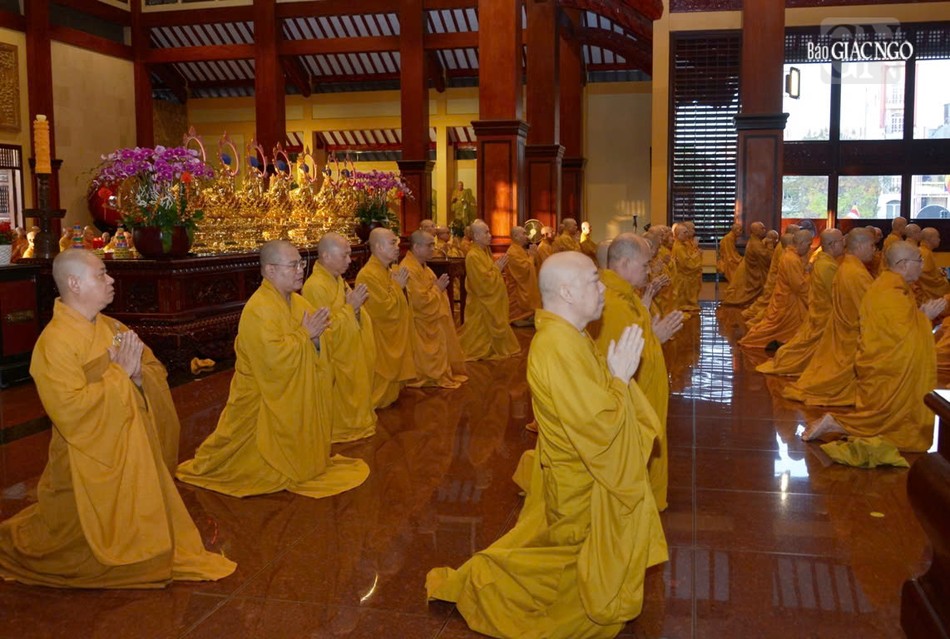 Chư tôn giáo phẩm thành kính đảnh lễ, luôn sống trong lời dạy của Đức Thế Tôn Chư tôn giáo phẩm thành kính đảnh lễ, luôn sống trong lời dạy của Đức Thế Tôn