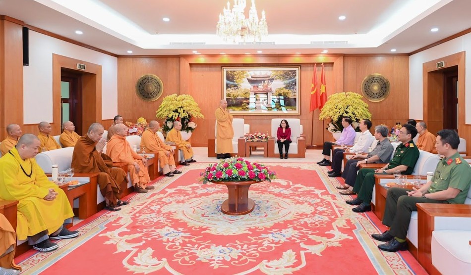 Thượng tọa Thích Thanh Phong chúc Tết đến lãnh đạo Tỉnh ủy và các cơ quan tỉnh bên thềm Xuân Ất Tỵ Thượng tọa Thích Thanh Phong chúc Tết đến lãnh đạo Tỉnh ủy và các cơ quan tỉnh bên thềm Xuân Ất Tỵ