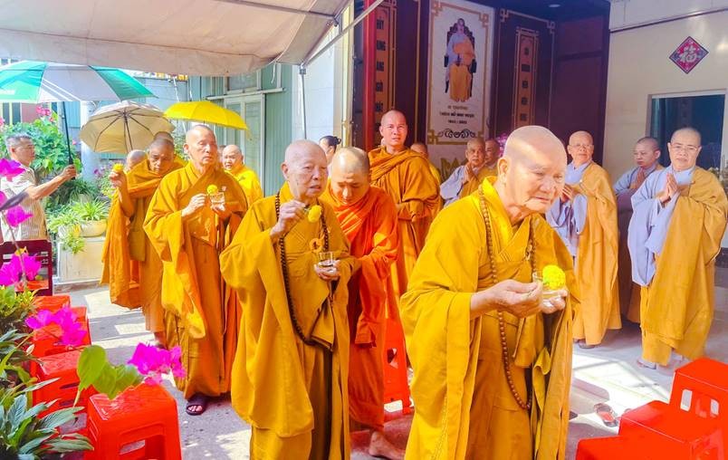Chư tôn giáo phẩm sái tịnh Chư tôn giáo phẩm sái tịnh