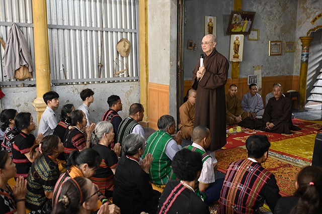 Hòa thượng Thích Huệ Phước chúc Tết đến đồng bào Phật tử Hòa thượng Thích Huệ Phước chúc Tết đến đồng bào Phật tử