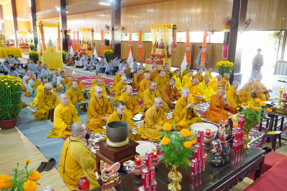 Đạo tràng trì tụng kinh Dược Sư Đạo tràng trì tụng kinh Dược Sư