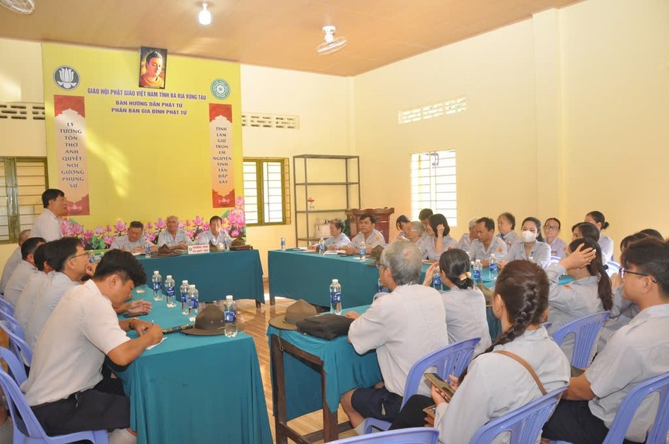 Quang cảnh phiên họp mở rộng của Phân ban Gia đình Phật tử tỉnh