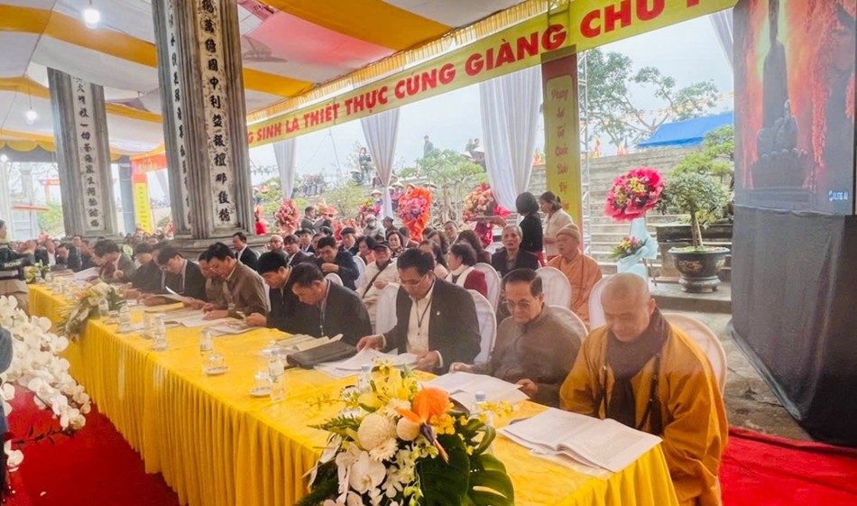 Các nhà nghiên cứu, học giả tham dự hội thảo