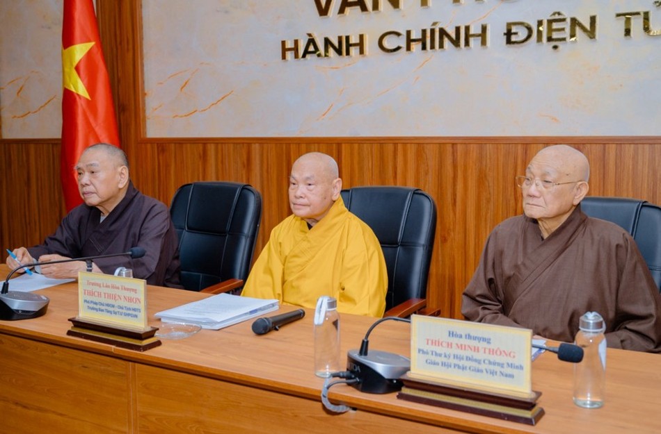 Chư tôn giáo phẩm chủ tọa buổi họp thảo luận về công tác tổ chức Đại giới đàn Chư tôn giáo phẩm chủ tọa buổi họp thảo luận về công tác tổ chức Đại giới đàn