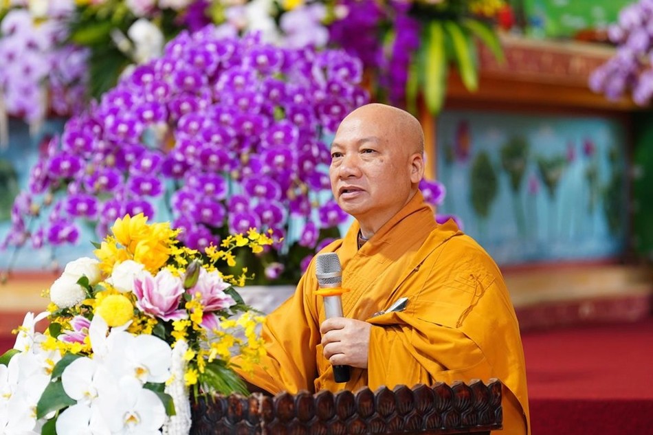 Thượng tọa Thích Chiếu Tuệ phát biểu khai mạc Thượng tọa Thích Chiếu Tuệ phát biểu khai mạc
