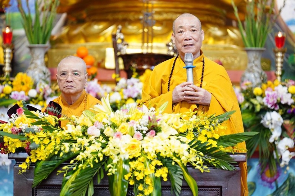 Hòa thượng Thích Bảo Nghiêm ban đạo từ Hòa thượng Thích Bảo Nghiêm ban đạo từ