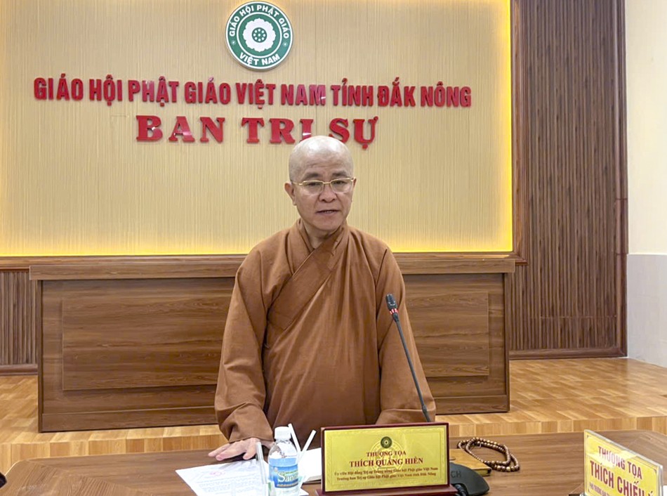 Thượng tọa Thích Quảng Hiền chủ trì buổi họp của Ban Thường trực