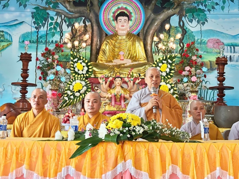 Ni sư Thích nữ Diệu Chánh, Trưởng ban Tổ chức phát biểu khai mạc Ni sư Thích nữ Diệu Chánh, Trưởng ban Tổ chức phát biểu khai mạc