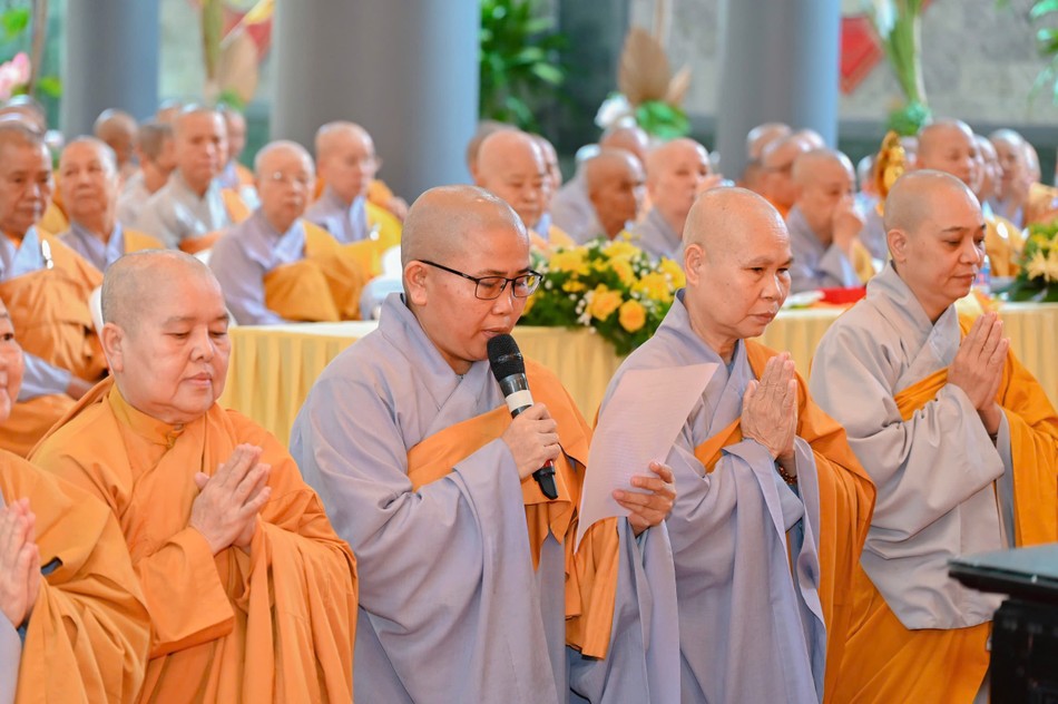 Ni sư Thích nữ Chúc Nhẫn, Trưởng Phân ban Ni giới TP.Vũng Tàu, Trưởng ban Tổ chức đọc diễn văn khai mạc