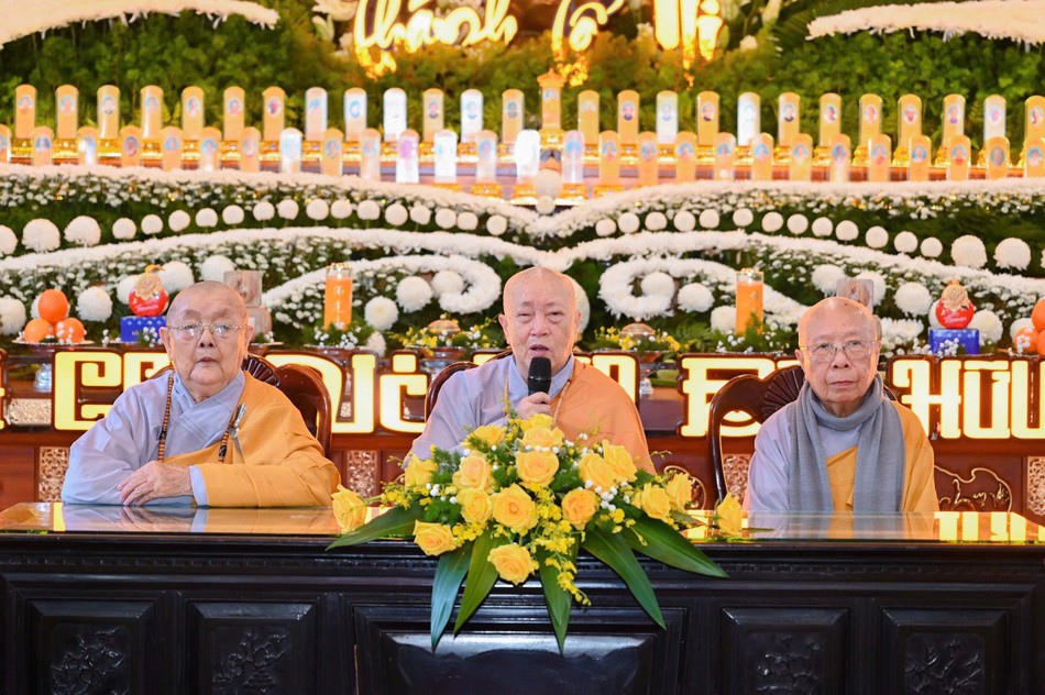 Ni trưởng Thích nữ Như Như sách tấn chư Ni