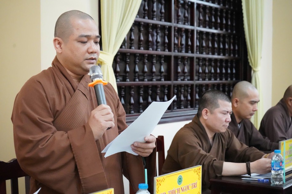Đại đức Thích Ngọc Trí, Phó Văn phòng Ban Trị sự GHPGVN tỉnh thông qua nội dung các kế hoạch tổ chức Đại lễ Phật đản và An cư kiết hạ Phật lịch 2569