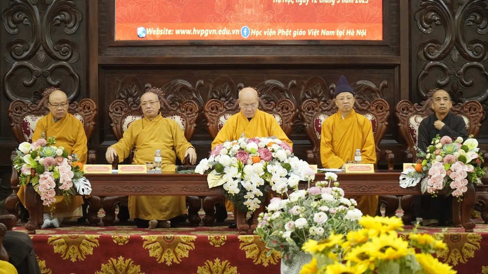 Chư tôn đức Hội đồng Trị sự tham dự hội thảo