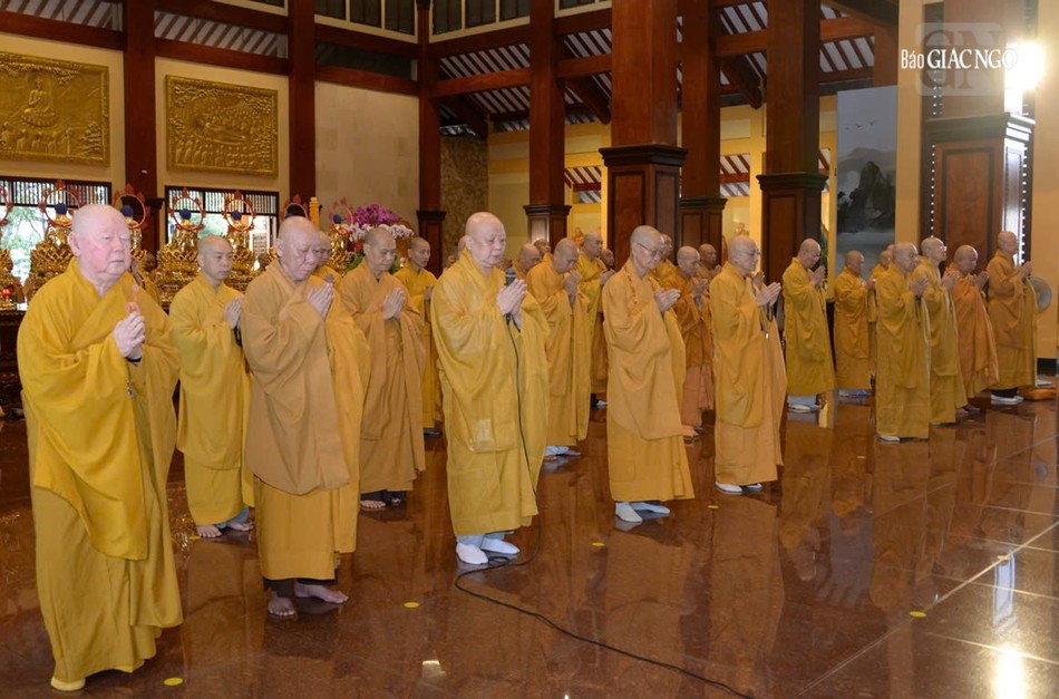 Chư tôn giáo phẩm Hội đồng Chứng minh, Ban Trị sự GHPGVN TP.HCM tham dự Lễ Bố-tát Chư tôn giáo phẩm Hội đồng Chứng minh, Ban Trị sự GHPGVN TP.HCM tham dự Lễ Bố-tát