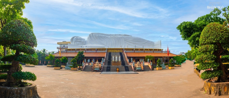 Năm 2008, chùa khánh thành thêm tôn tượng Đức Bổn Sư nhập Niết-bàn với chiều dài 52 m, cao 12 m, bên dưới tôn tượng là thiền đường, ở khu đất đối diện chùa cổ