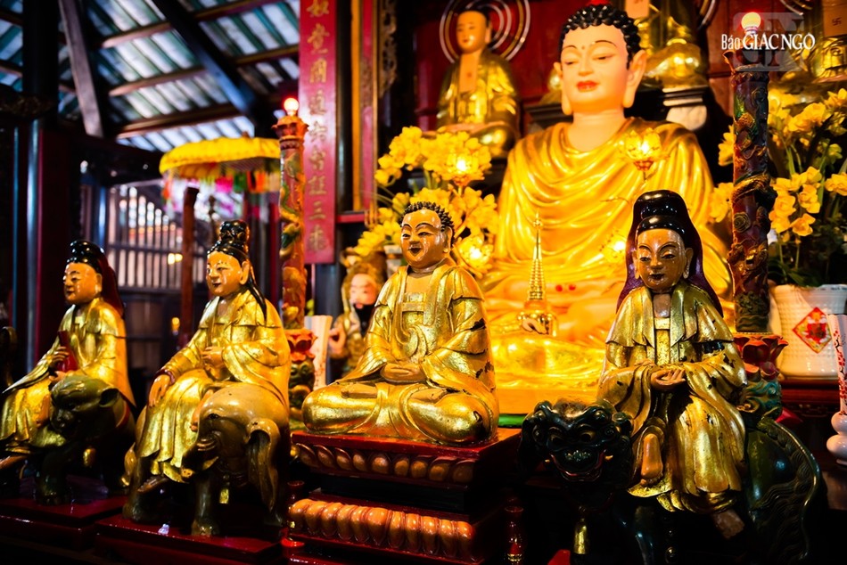 Chánh điện tôn thờ Đức Bổn Sư Thích Ca Mâu Ni