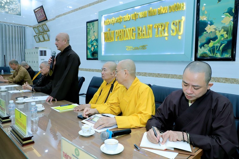 Hòa thượng Thích Huệ Thông, đại diện đơn vị đăng cai tổ chức thông tin một số công tác chuẩn bị Đại giới đàn Trí Tấn Hòa thượng Thích Huệ Thông, đại diện đơn vị đăng cai tổ chức thông tin một số công tác chuẩn bị Đại giới đàn Trí Tấn