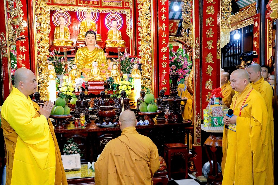 Hòa thượng Thích Huệ Thông, Trưởng ban Ban Kiến đàn niêm hương bạch Phật tại Tổ đường