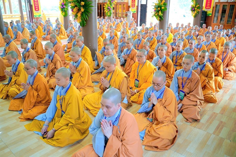 Giới tử Ni tại điểm truyền giới cho giới tử Ni - chùa Bồ Đề Đạo Tràng Giới tử Ni tại điểm truyền giới cho giới tử Ni - chùa Bồ Đề Đạo Tràng