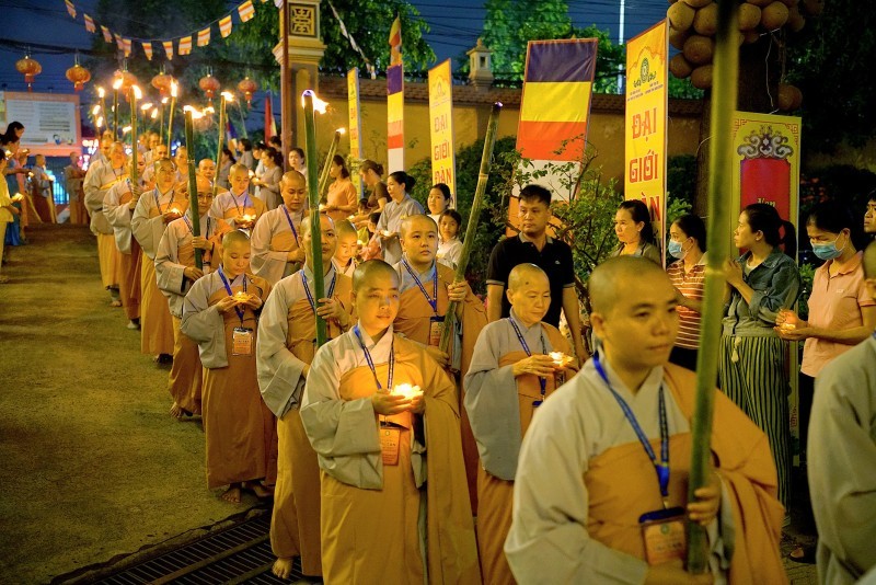 [Ảnh] Đại giới đàn Trí Tấn: Giới tử thực hiện nghi thức tuần chiếu và tĩnh tọa ảnh 14