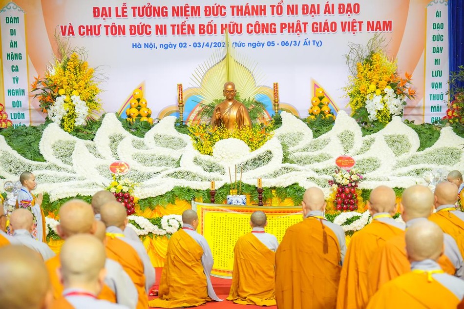 Chư Ni trong nghi thức bạch Tổ