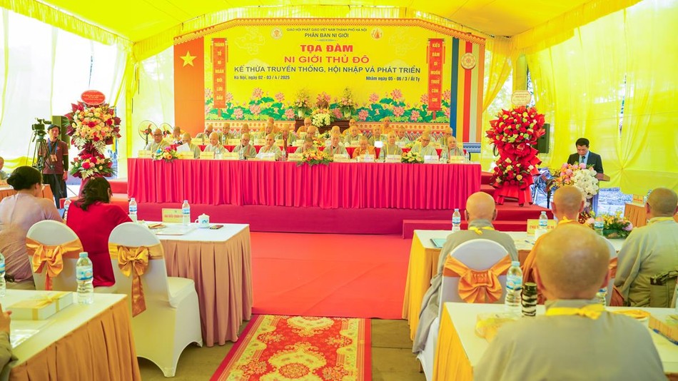 Tọa đàm có 45 bài tham luận Tọa đàm có 45 bài tham luận