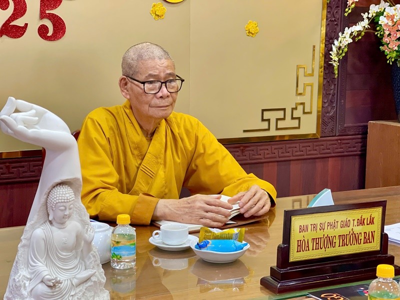 Hòa thượng Thích Châu Quang chủ trì buổi họp Hòa thượng Thích Châu Quang chủ trì buổi họp