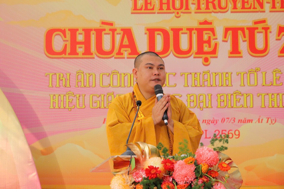 Đại đức Thích Chân Tín cung tuyên sơ lược tiểu sử Thánh Tổ Đại đức Thích Chân Tín cung tuyên sơ lược tiểu sử Thánh Tổ