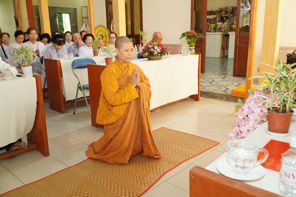 Sư cô Thích nữ Kim Liên được bổ nhiệm trụ trì tịnh xá Ngọc Định Sư cô Thích nữ Kim Liên được bổ nhiệm trụ trì tịnh xá Ngọc Định