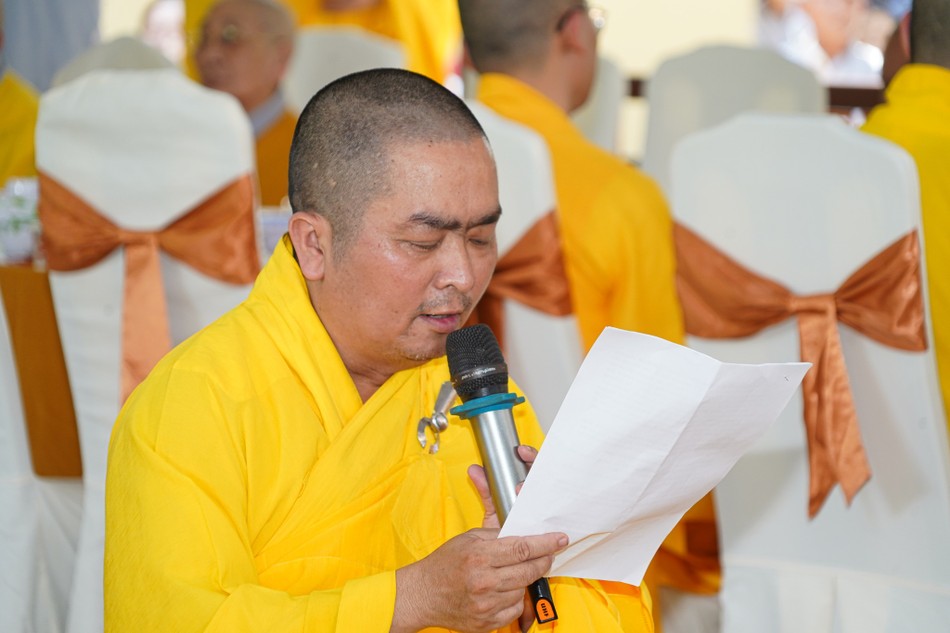 Đại đức Thích Đồng Pháp phát nguyện nhận nhiệm vụ Đại đức Thích Đồng Pháp phát nguyện nhận nhiệm vụ