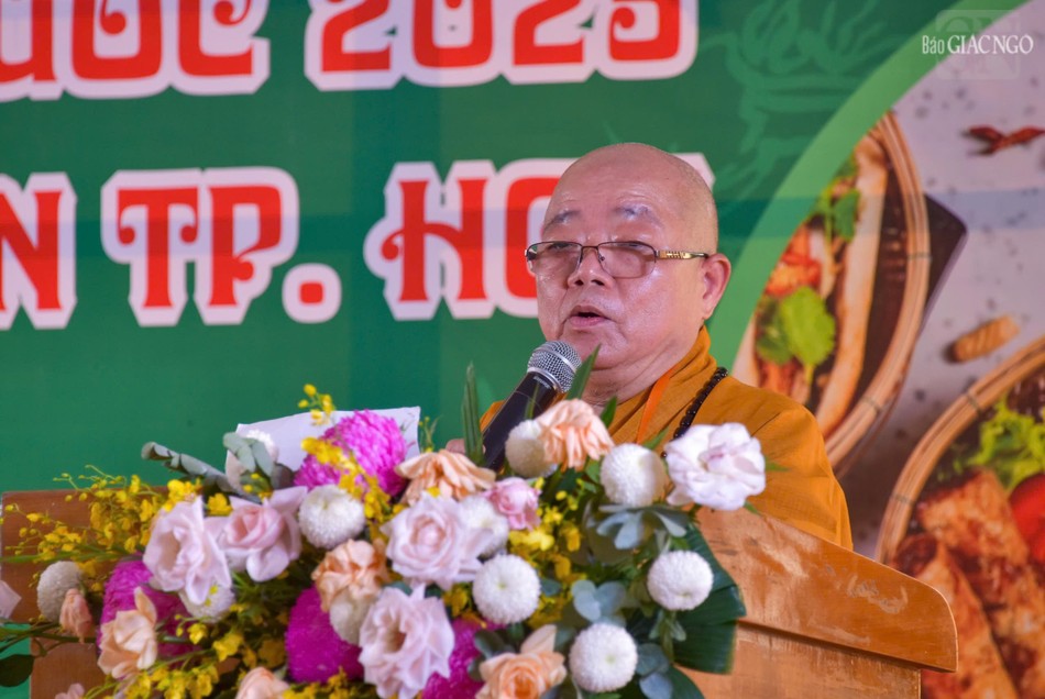 Hòa thượng Thích Thiện Hảo phát biểu cảm tạ