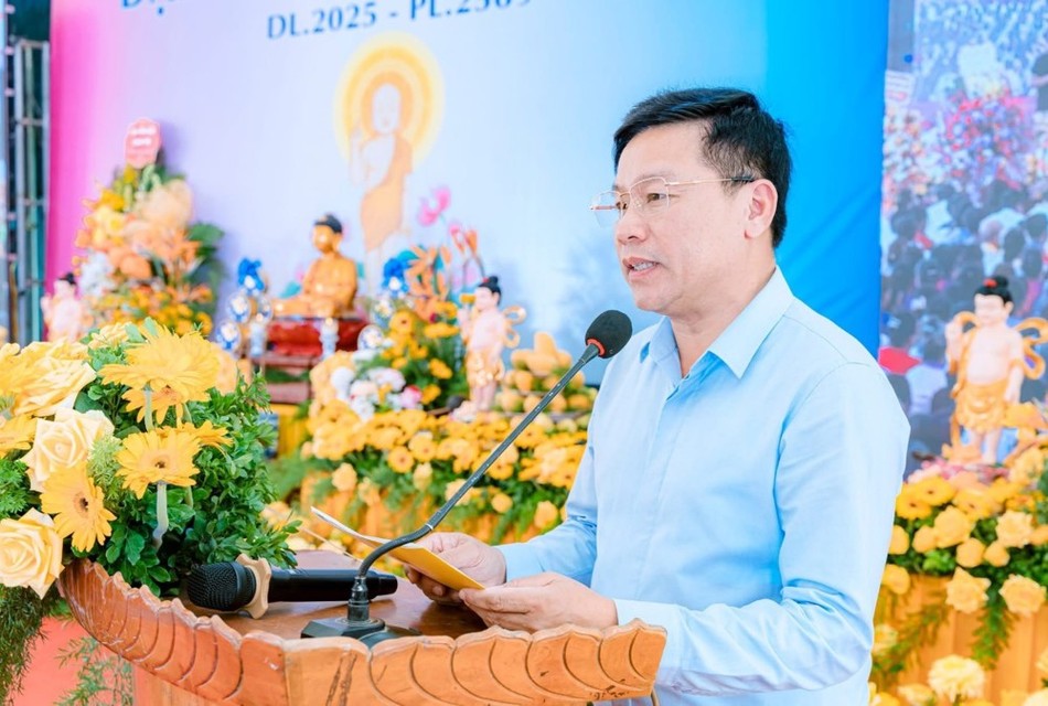 Ông Hoàng Phú Hiền phát biểu